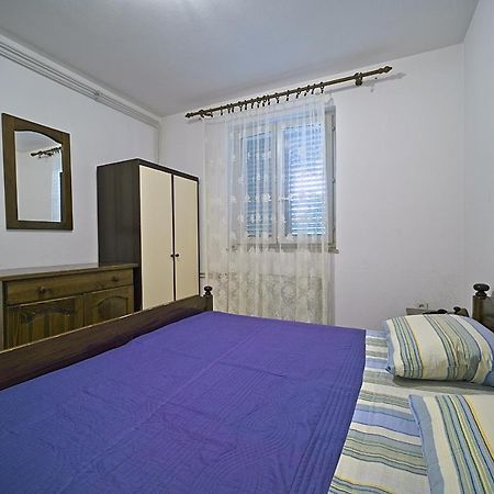 Apartment Renata Постира Экстерьер фото